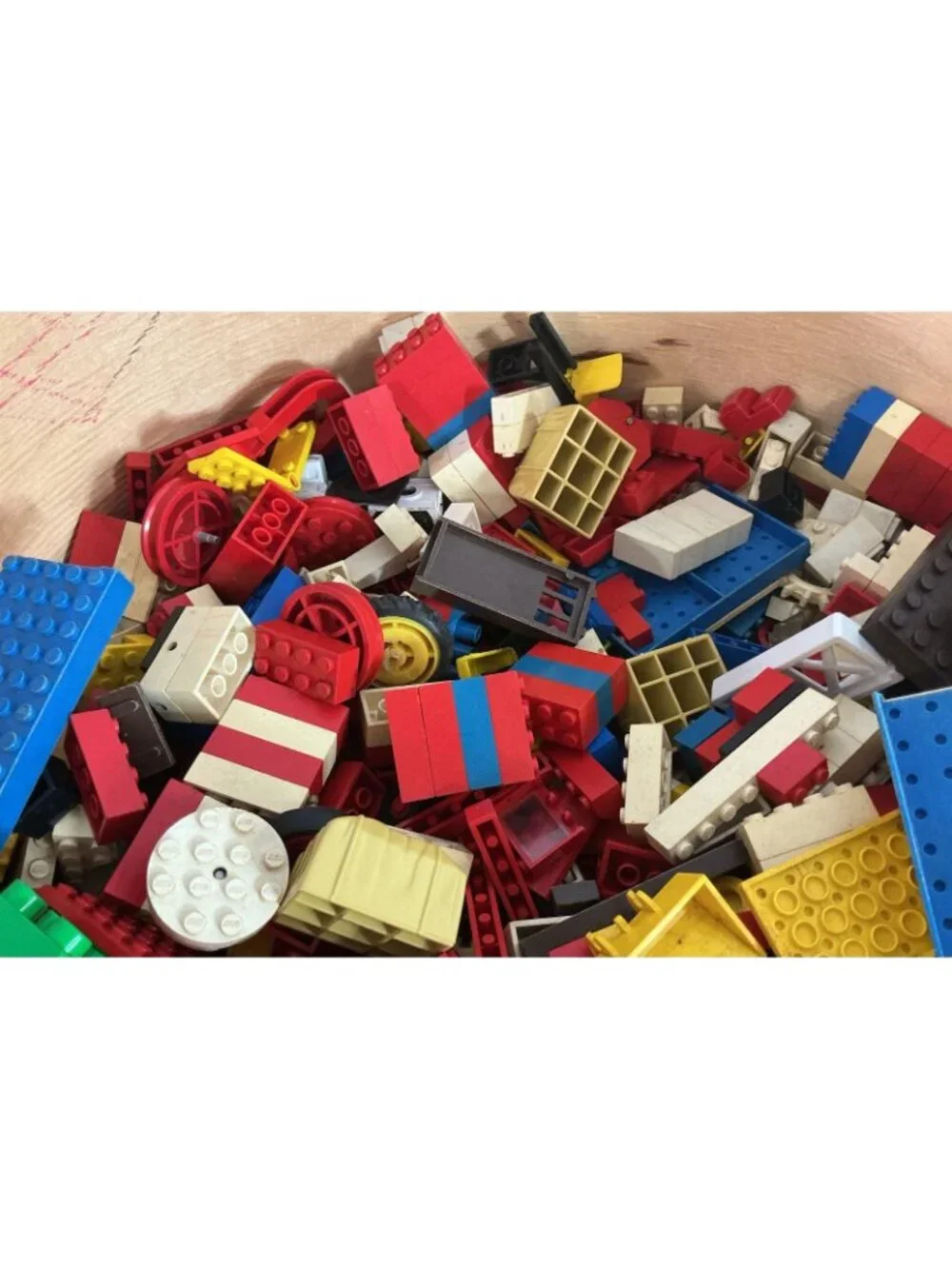LEGO 8 lbs Bulk Lot Accessories Parts Pieces Bricks Blocks Vintage 90s-2000s